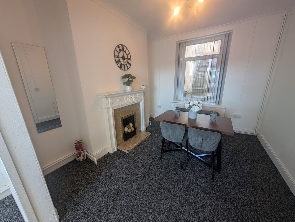Comfortable 3 Bedroom House With Easy City Access