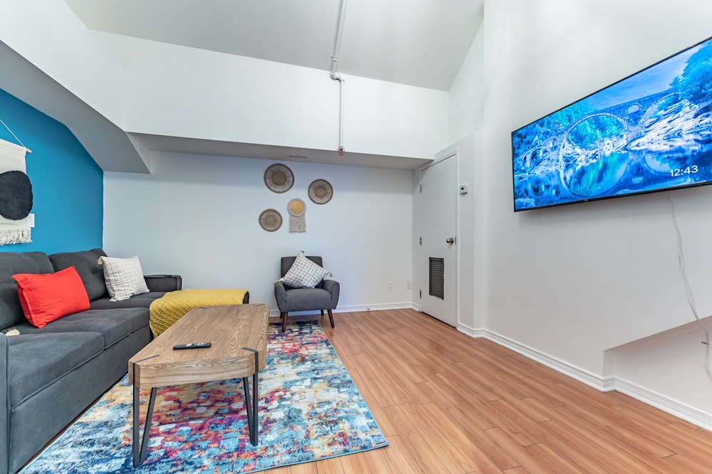 Sarkar Suites - Entertaiment Dist - Image 5