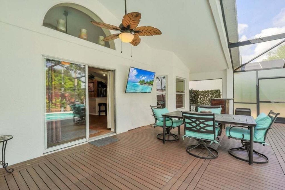 Large 4 bedroom Pool Home With Relaxing Vibes 4 Villa