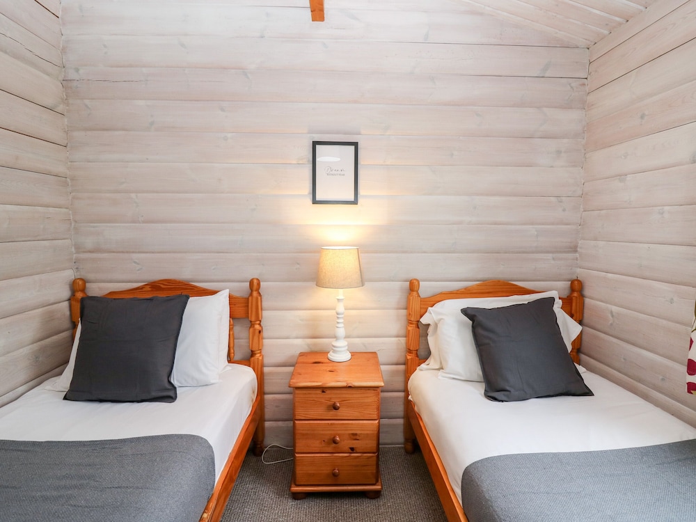 Snowy Owl Lodge