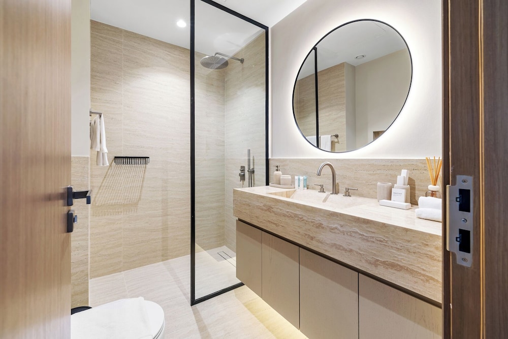 3BR with Burj Khalifa and Canal View