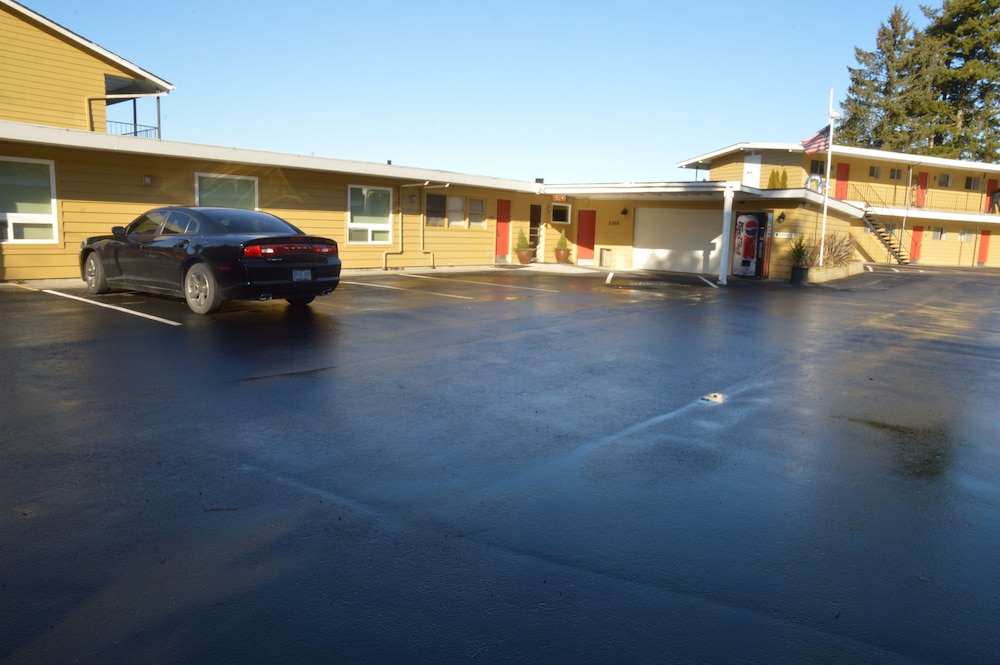 Astoria Crest Motel