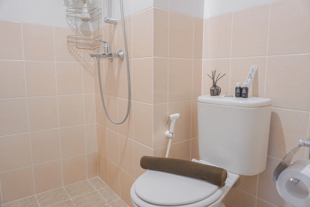 Modern Furnished and Homey 2BR at Podomoro Golf View Apartment