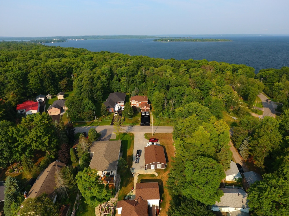Tucked Inn the Harbour Bed & Breakfast