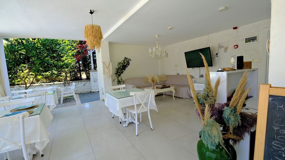 Lavinia Garden Alaçatı - Image 96