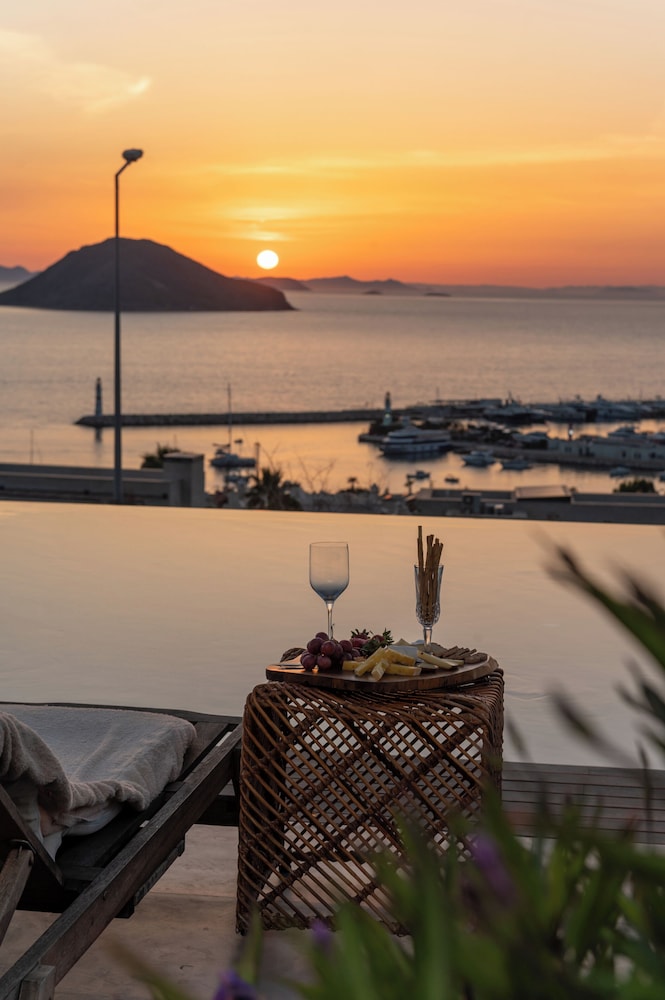 Marinhill High Luxury Property