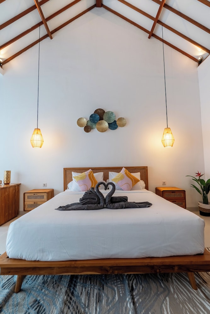 Casa Lova - Luxury 2 BR Villa with Pool