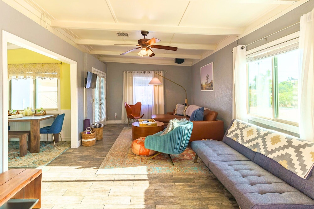 Perfect Getaway W/amazing Views At Joshua Tree 3 Bedroom Home by RedAwning view 2