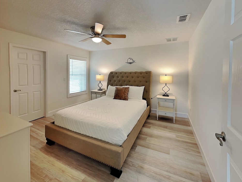 Dolphin View Oasis by Distinctive Beach Rentals