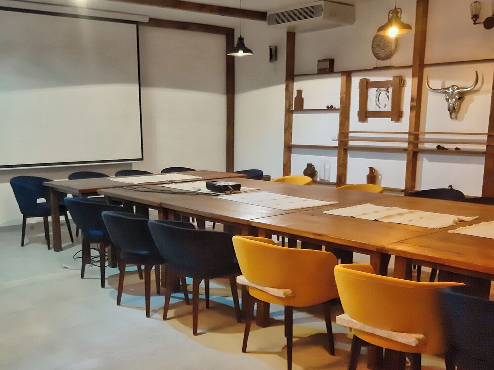 meeting & event spaces
