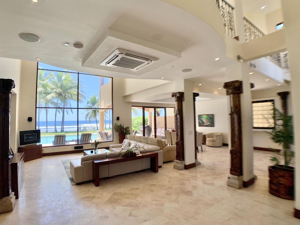 Luxury Villa on The Beach - Hermosa Palms 10A