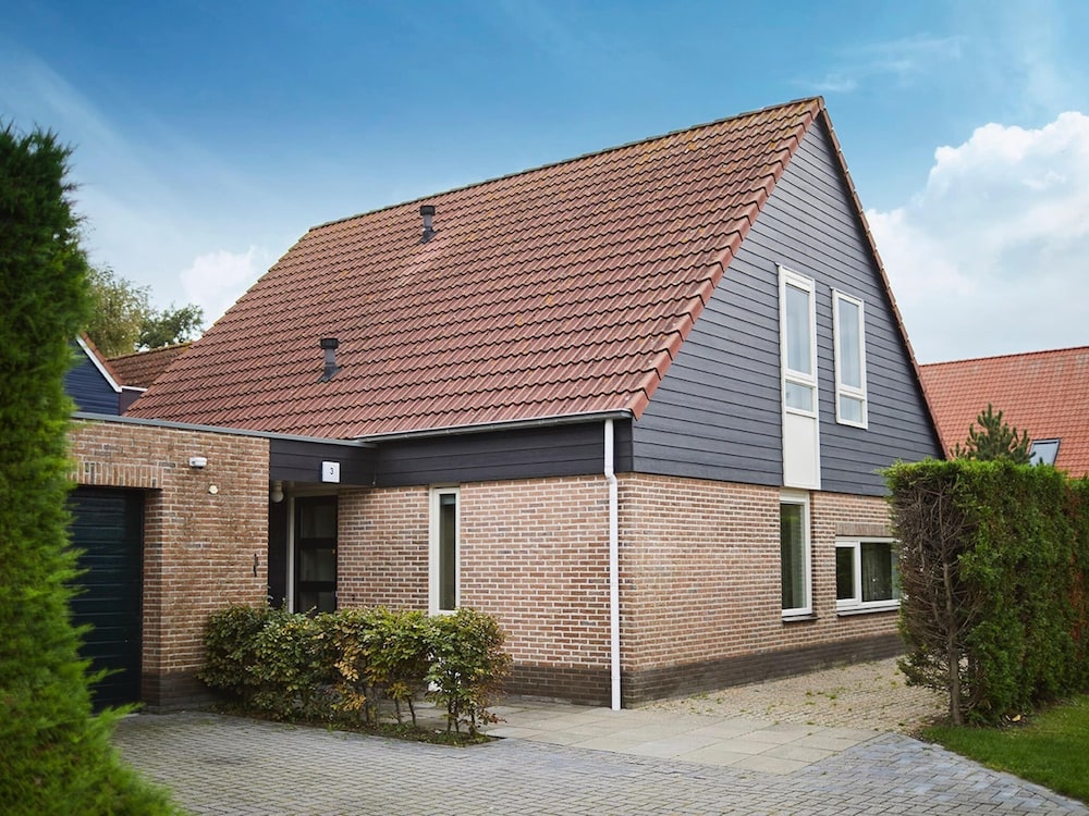 Cozy Holiday Home With a Dishwasher, in Zeeland view 3