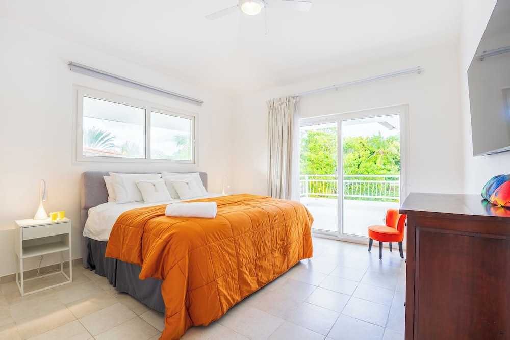 Villa Buganvilla 252 - 4BR Pool Jacuzzi Golf