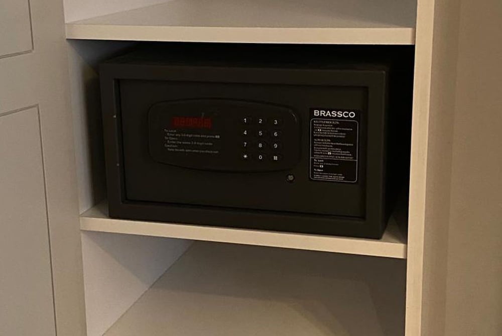 Royal Tophane - Image 41