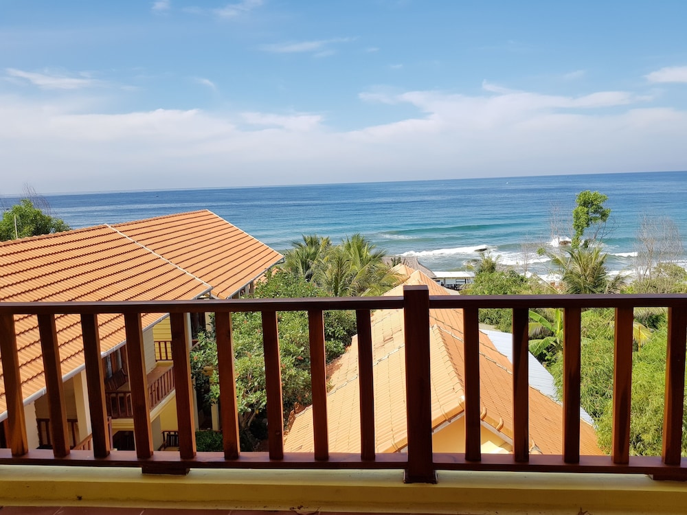 Free Beach Resort