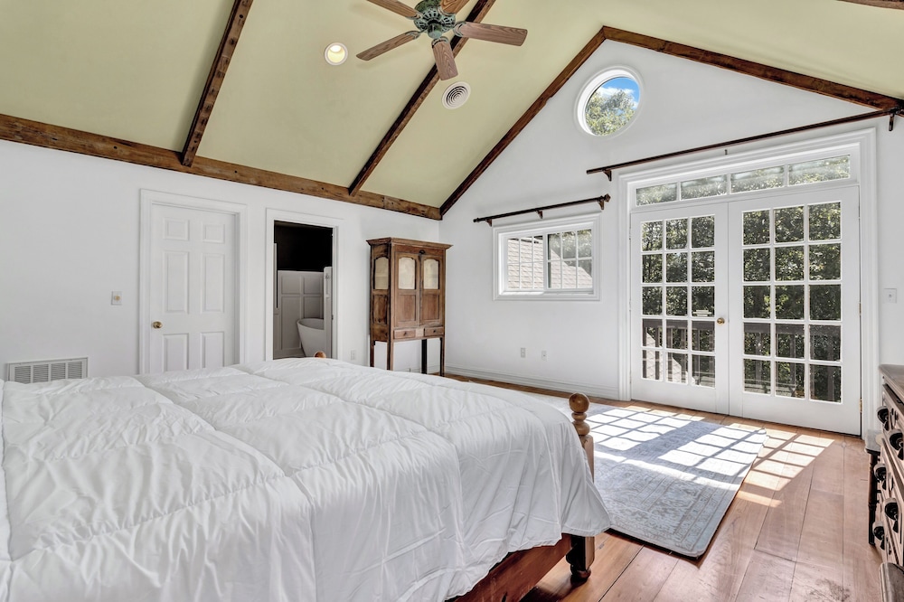 Wolf Creek House