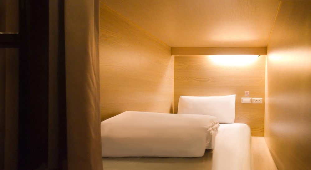 StarBox Hostel