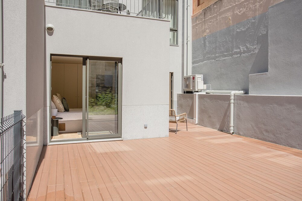 Liiiving - City Design Apartment C