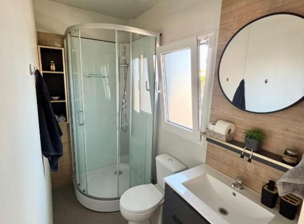 TJ Escape - Mobile Home With Hot Tub And Terrace