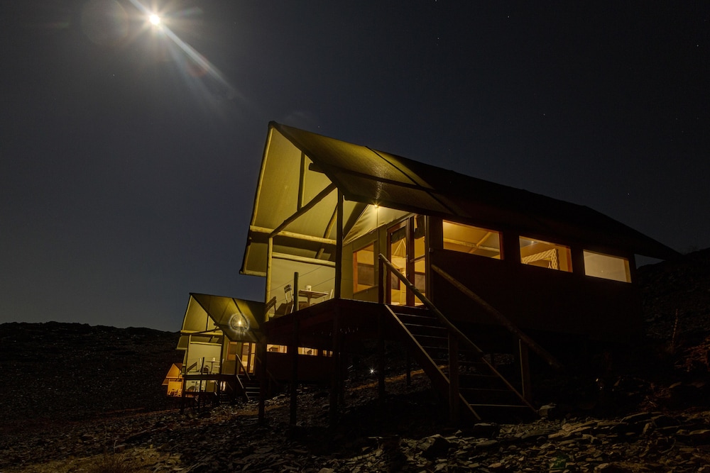 Kanaan N/a'an ku sê Desert Retreat