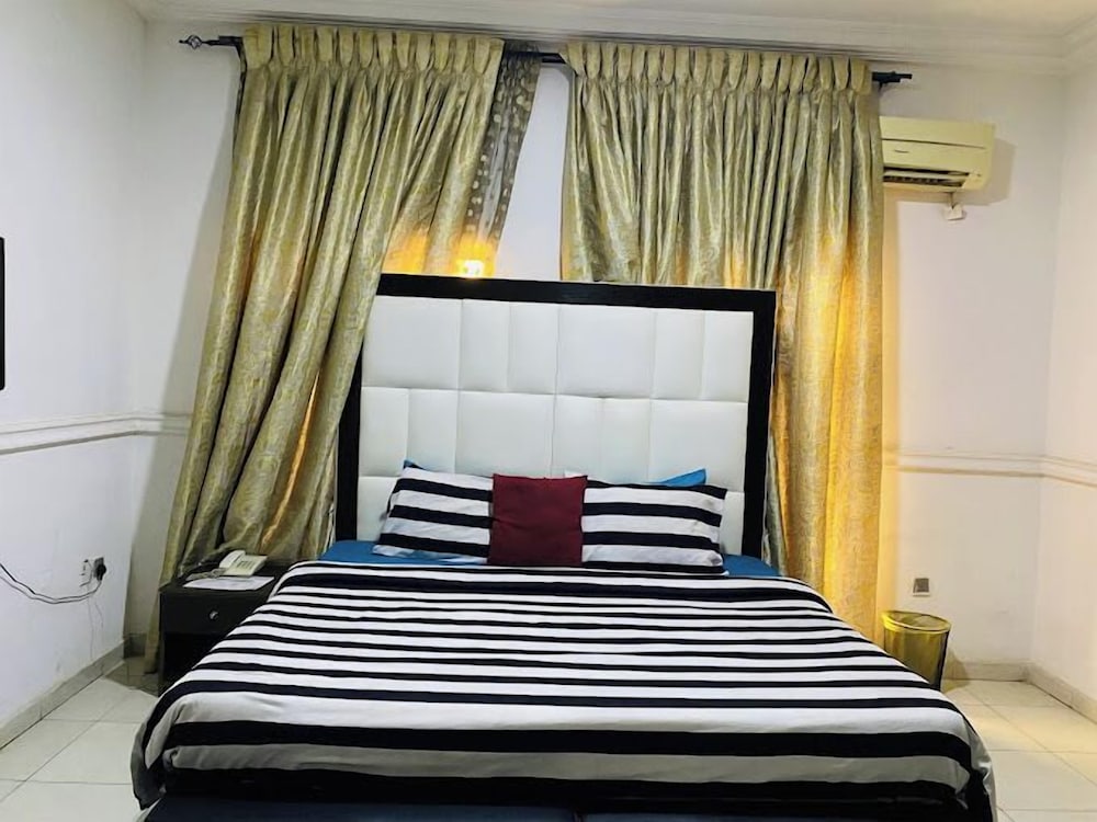Davvy Hotel and Apartments view 5