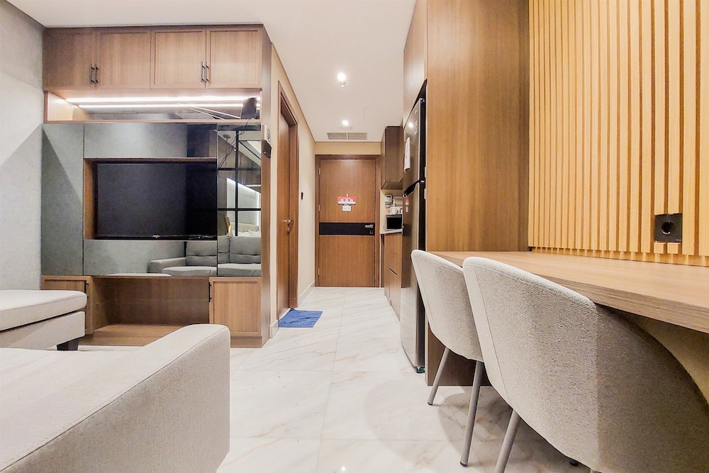 Modern Sophisticated 1Br At The Smith Alam Sutera Apartment