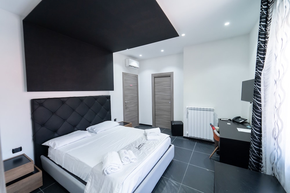 Al Campanile H. Napoli Centro by ClaPa Group Dislocated Hospitality