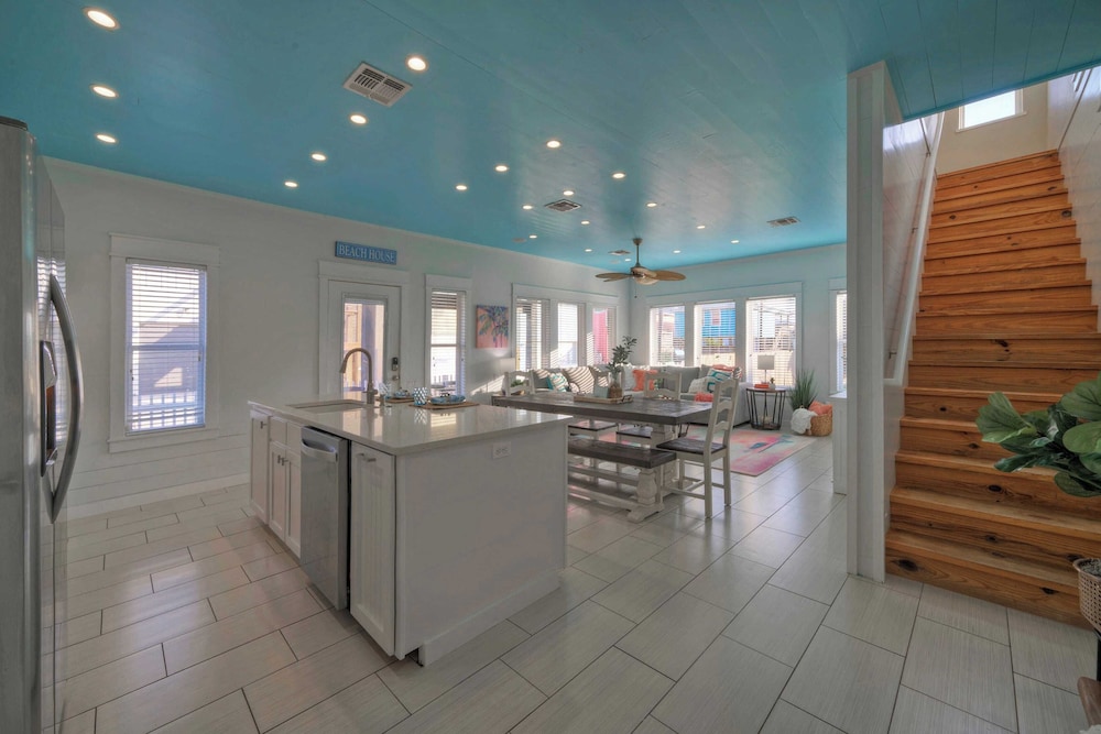 Pool Access, Private Patio Living, Near the Beach Seahorse Cove by Avantstay
