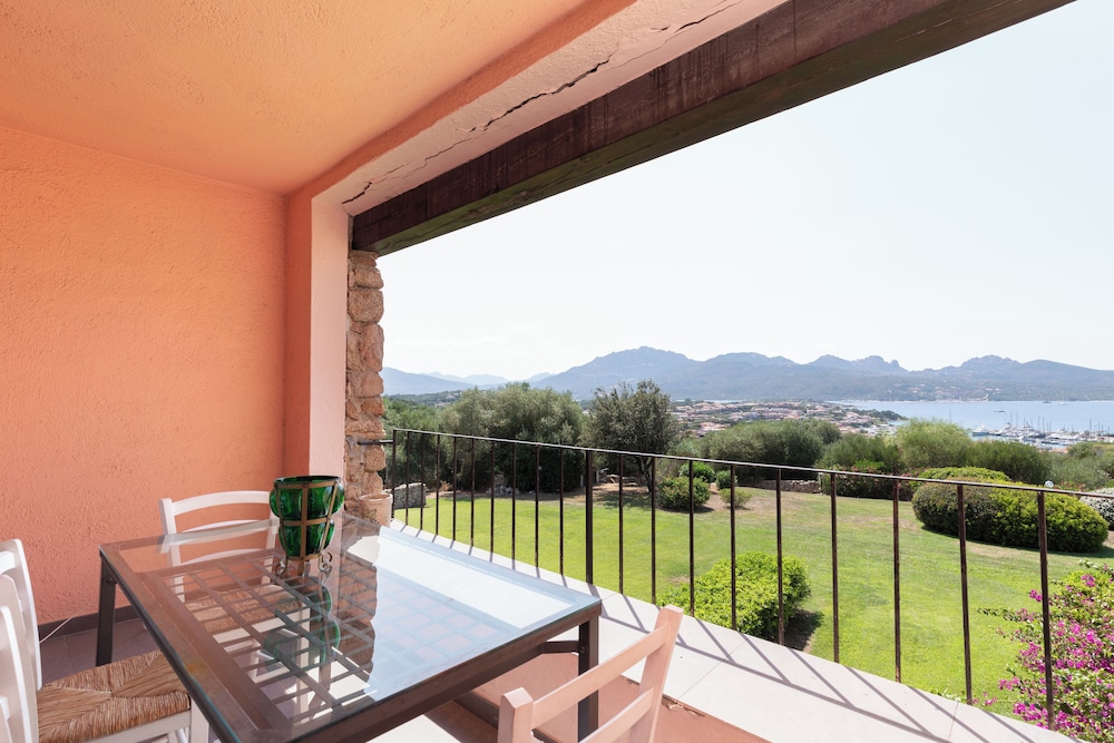 Terrazza al Poggio Vista Mare by Wonderful Italy