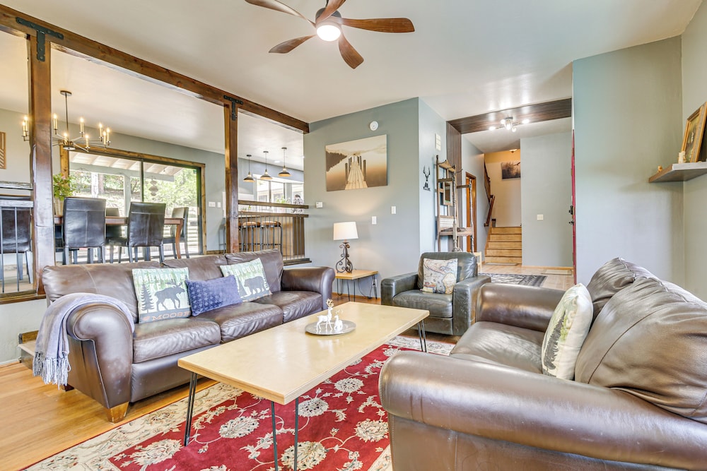 Partial Lake Arrowhead View: Cabin w/ Game Room!