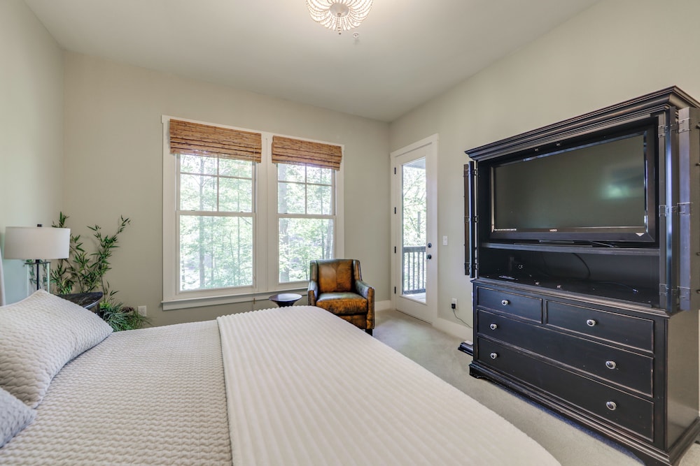 Lake & Pool Access at Bear Lake Reserve Condo!