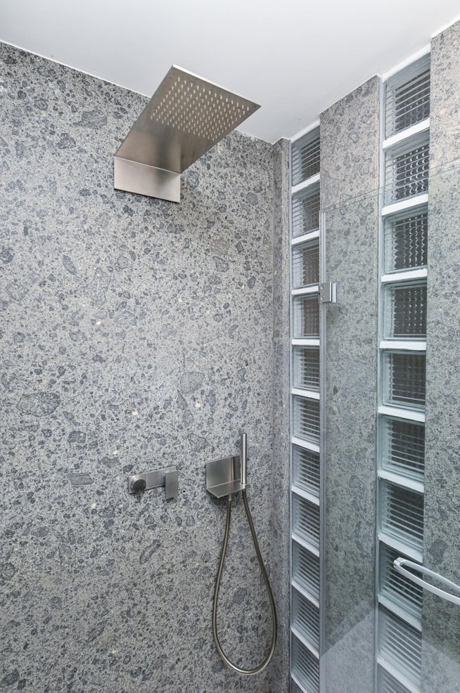 The Essential - Trastevere Design Studio