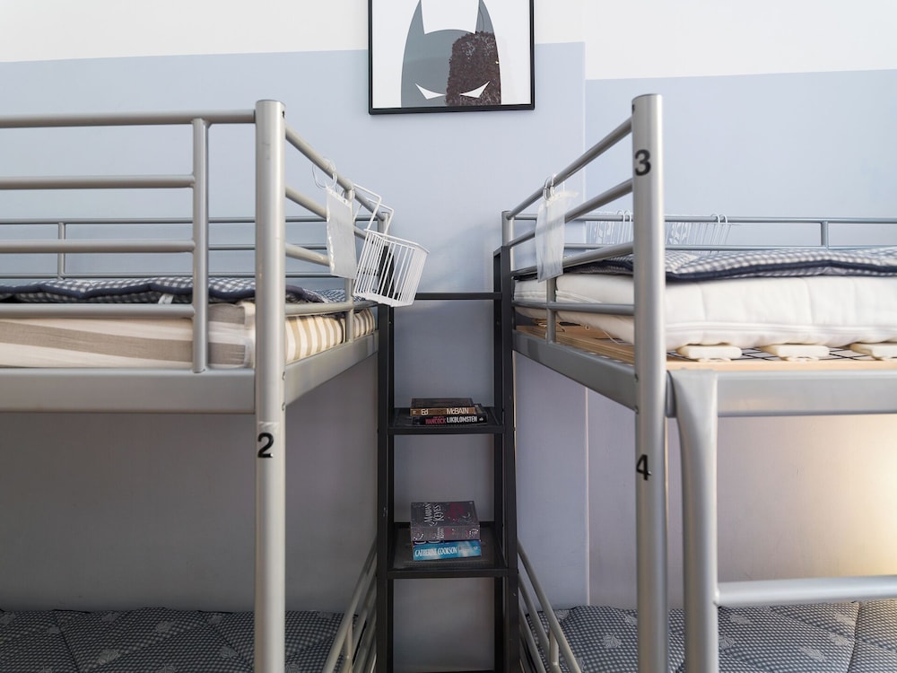 Castanea Old Town Hostel