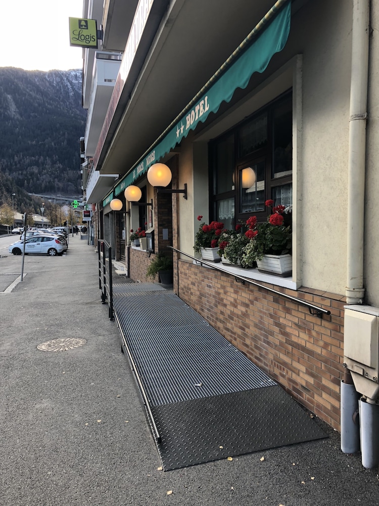 Modane Vacations - Hotel Le Perce Neige - Property Image 10
