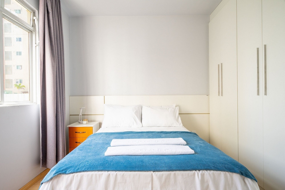 Well Equipped apt in BC Center 300m fr/ sea Ecp055