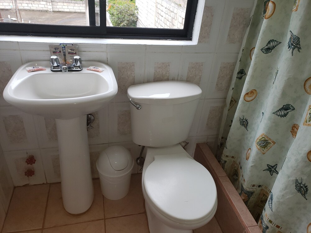 Hostal Monte Real