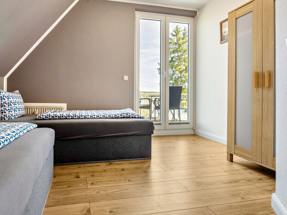 Apartment by Lake Muritz With Marina Views