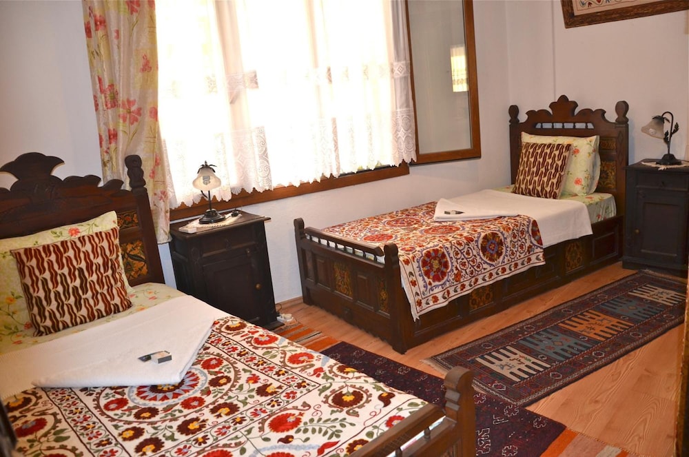 Homeros Pension & Guesthouse
