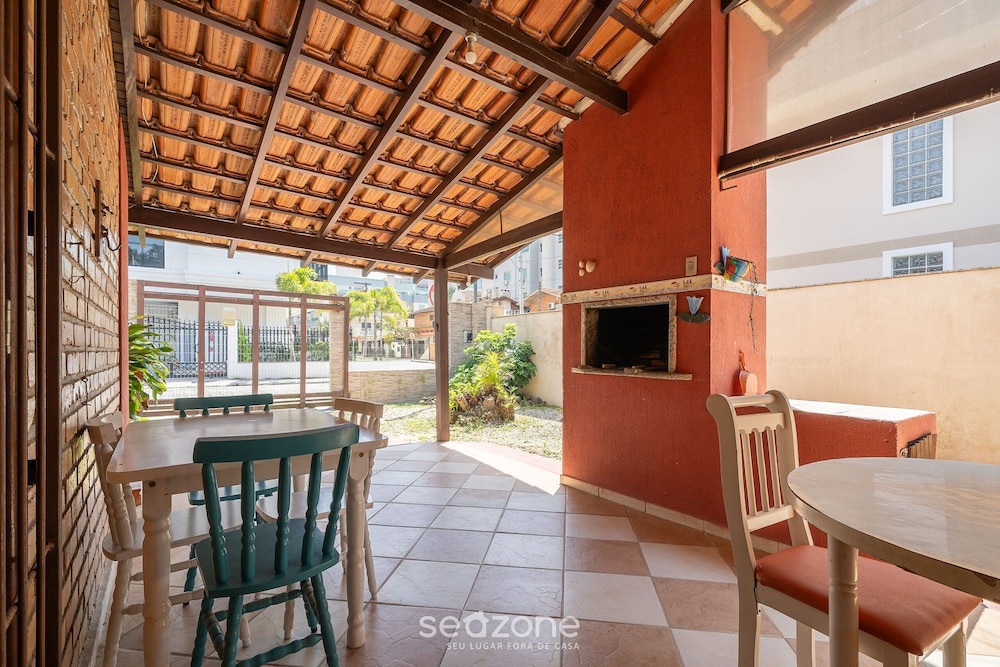 3BR House 230m From Beach w/ BBQ & Grg Rgv115