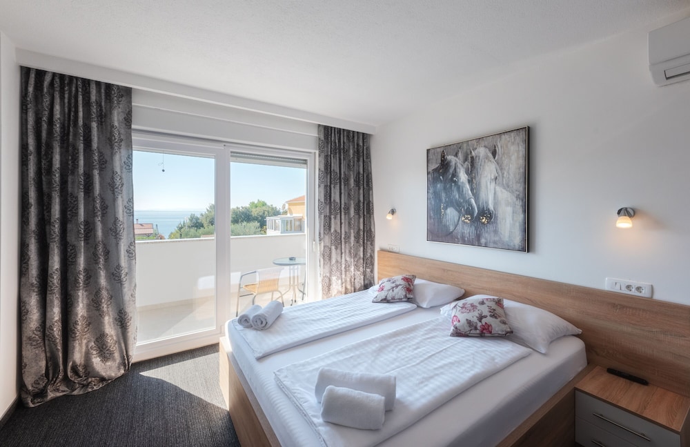 Aparthotel Plat