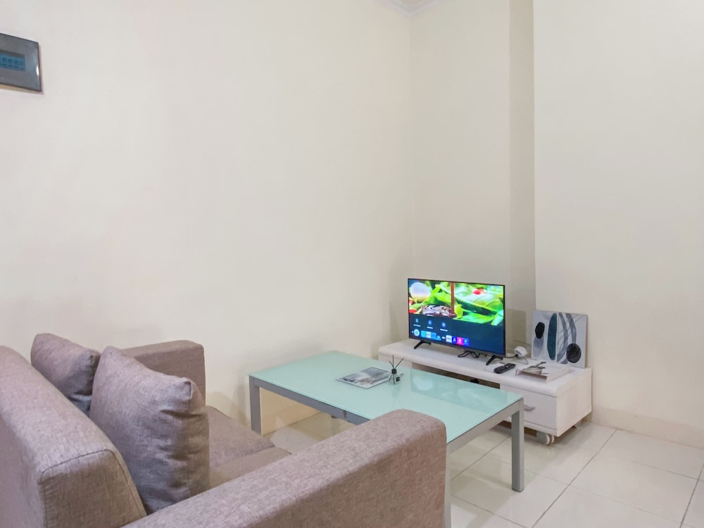Homey And Modern 2Br At Marina Ancol Apartment