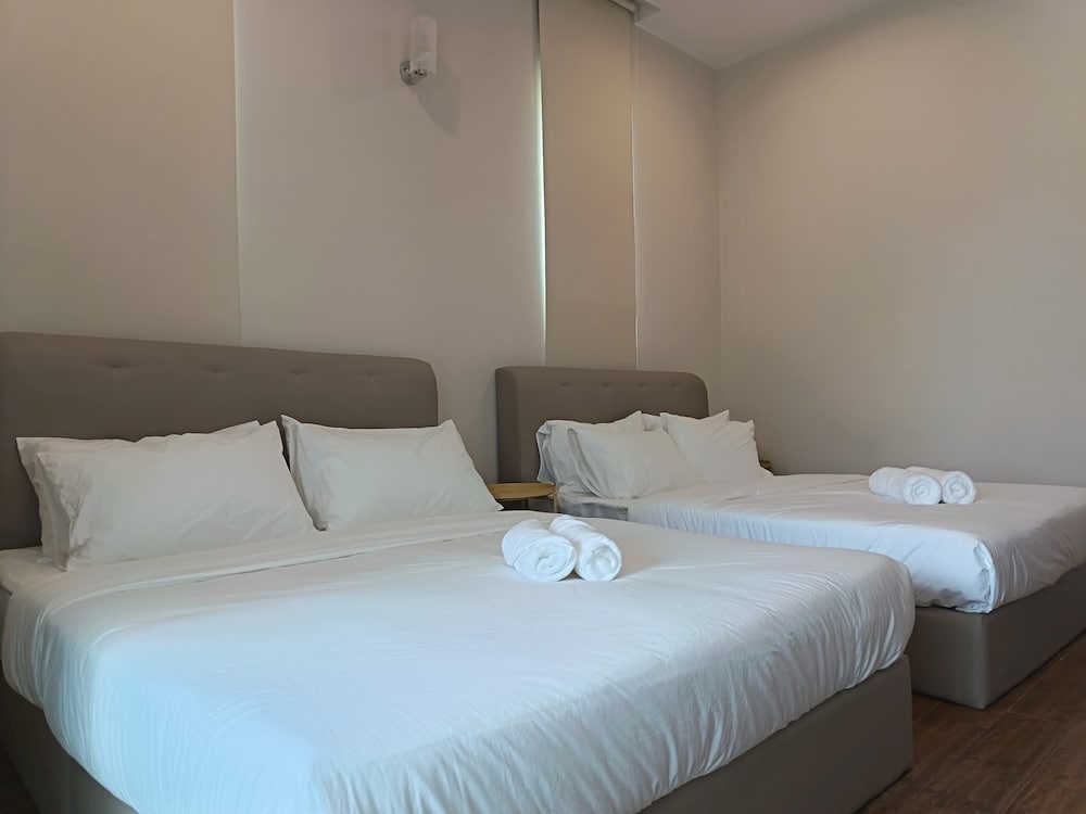 myRoom at 11 J Adams