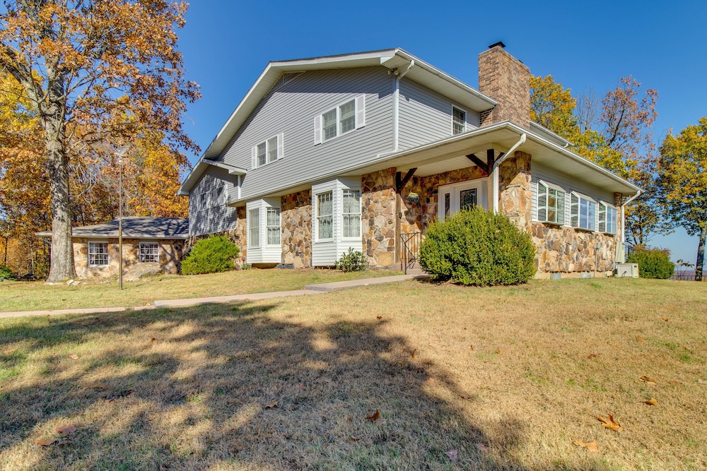 Mountain Home Vacations - Spacious Retreat w/ Stunning Norfork Lake Views! - Property Image 5