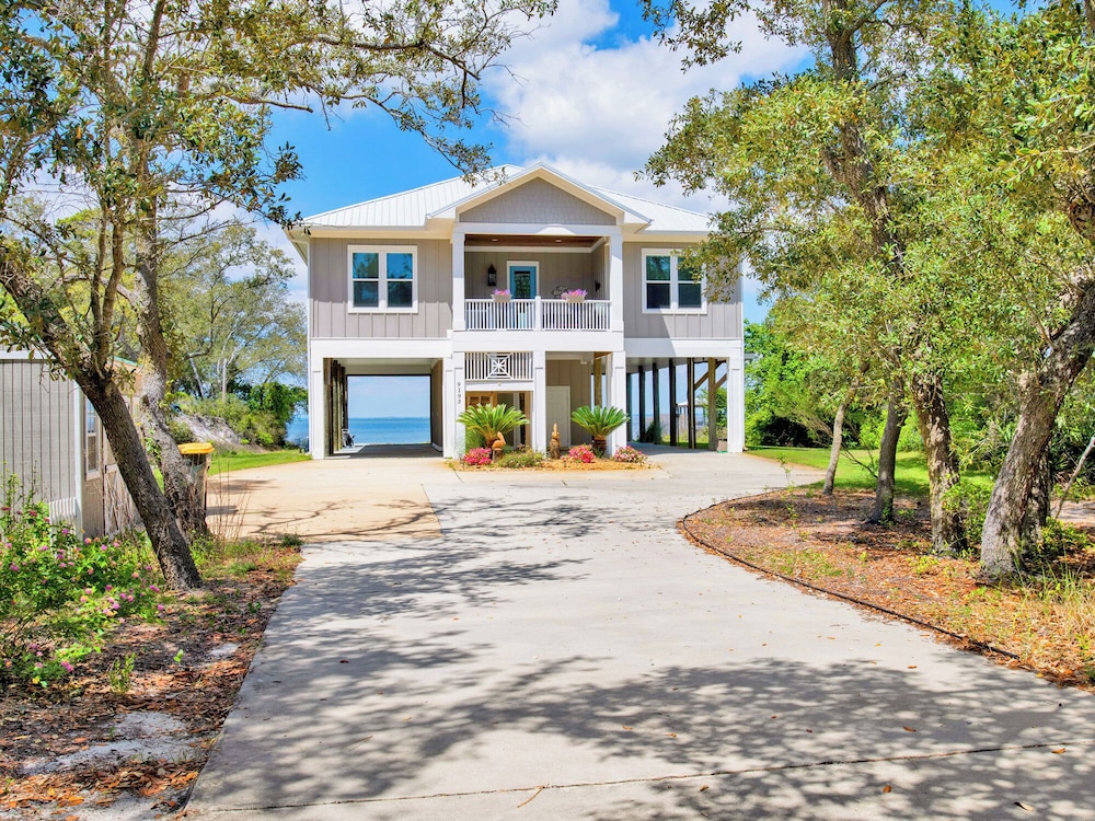 Bay Dream Believer by Southern Vacation Rentals