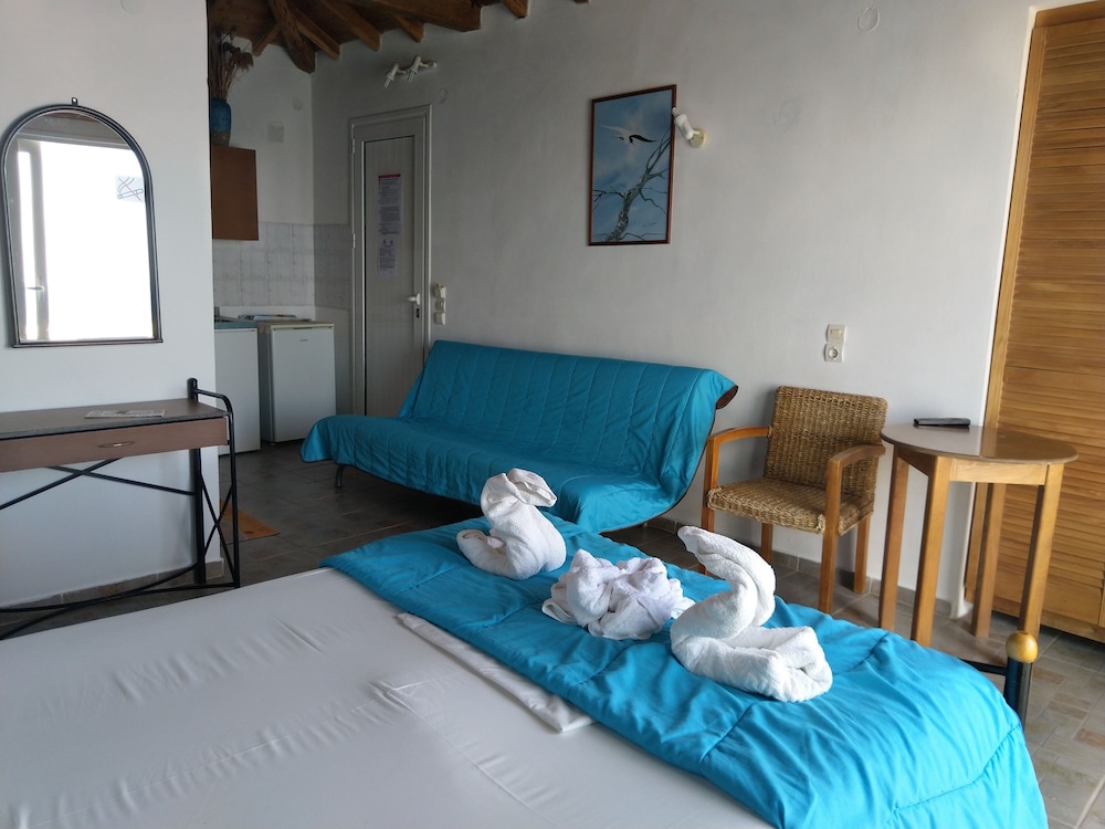 AMARANTHOS SKIATHOS VIEW