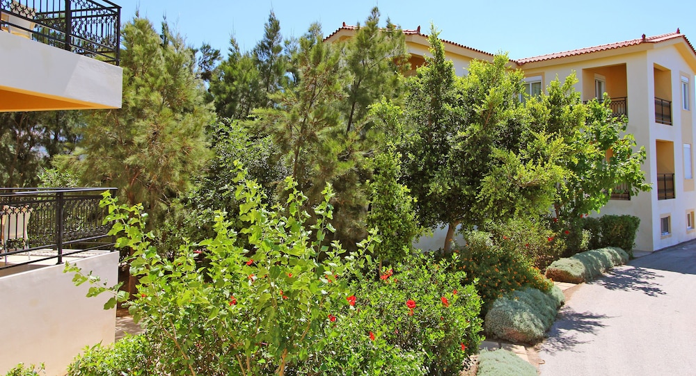 Monachus Monachus Apartments