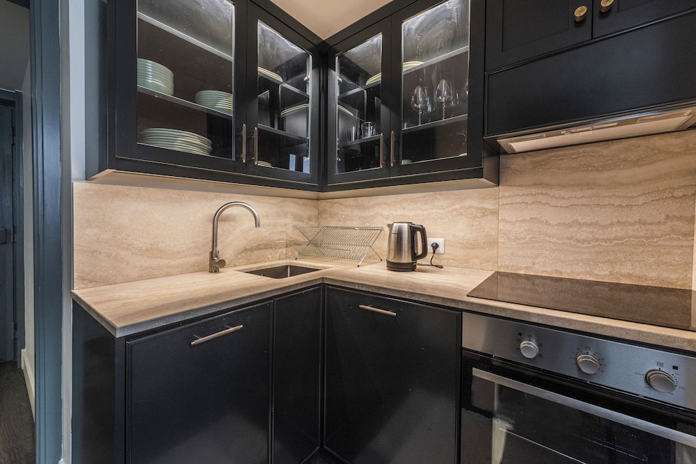 Luxury River View Apartment by MMega