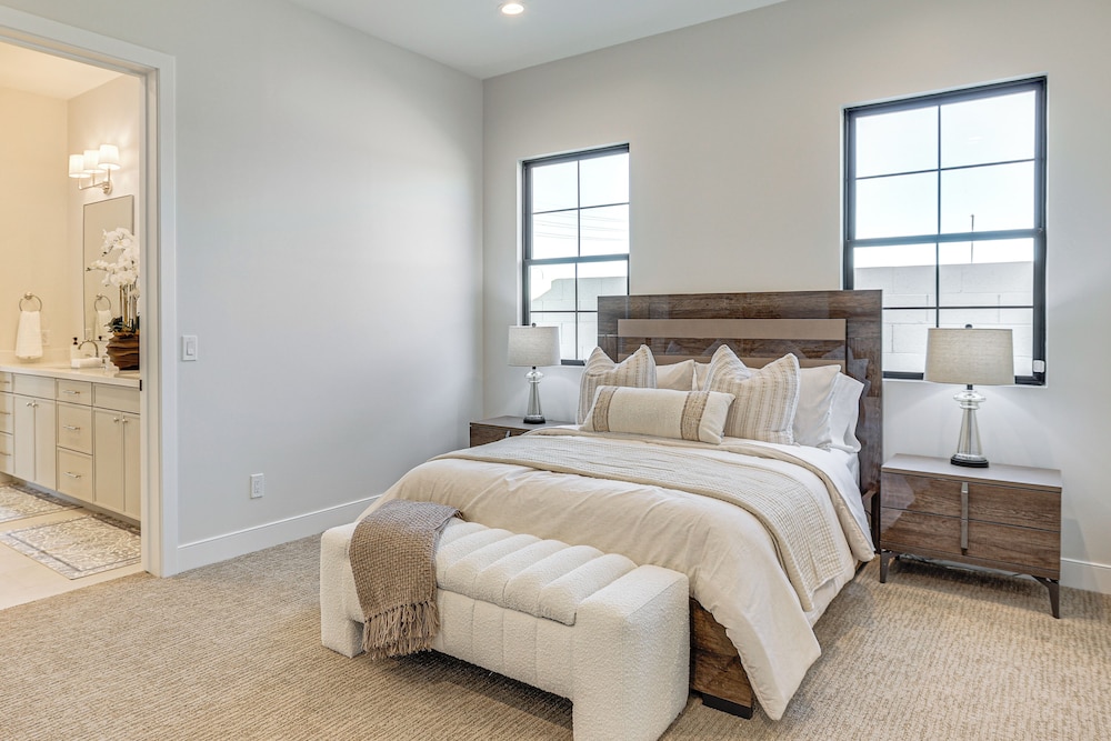 Near Golf - Gem w/ Funished Patio in Chandler!