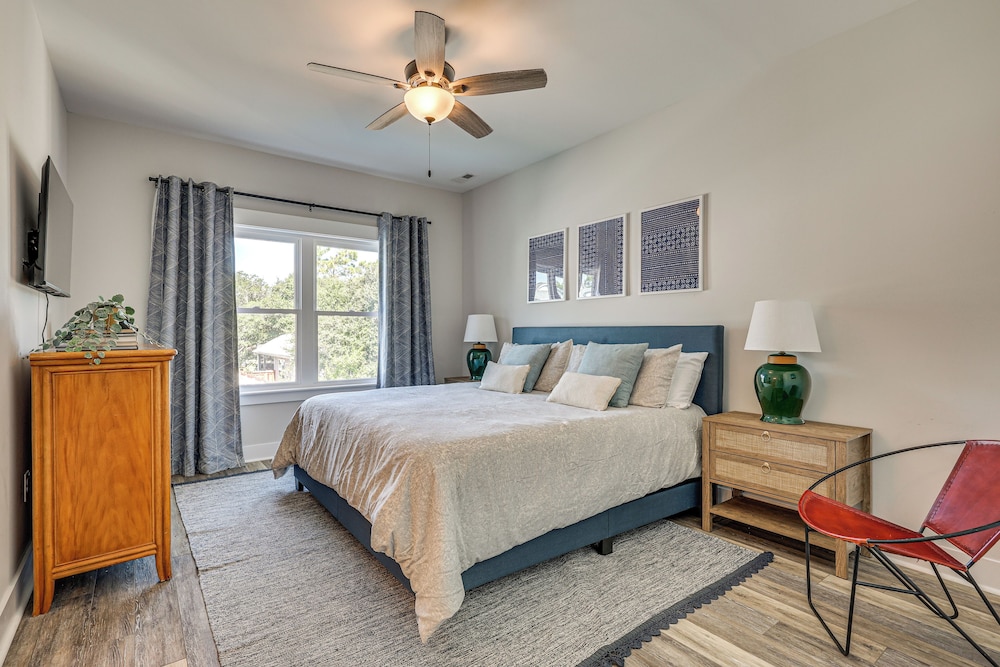 < 1 Mi to Beach: Home w/ Pool in Oak Island!