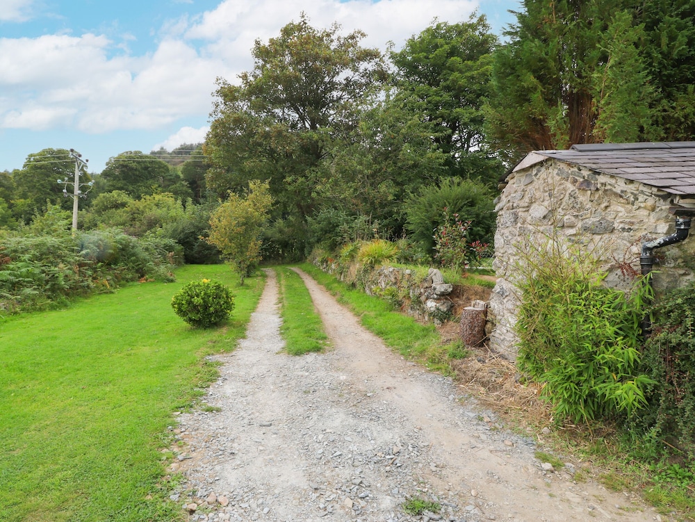 Nant Bach
